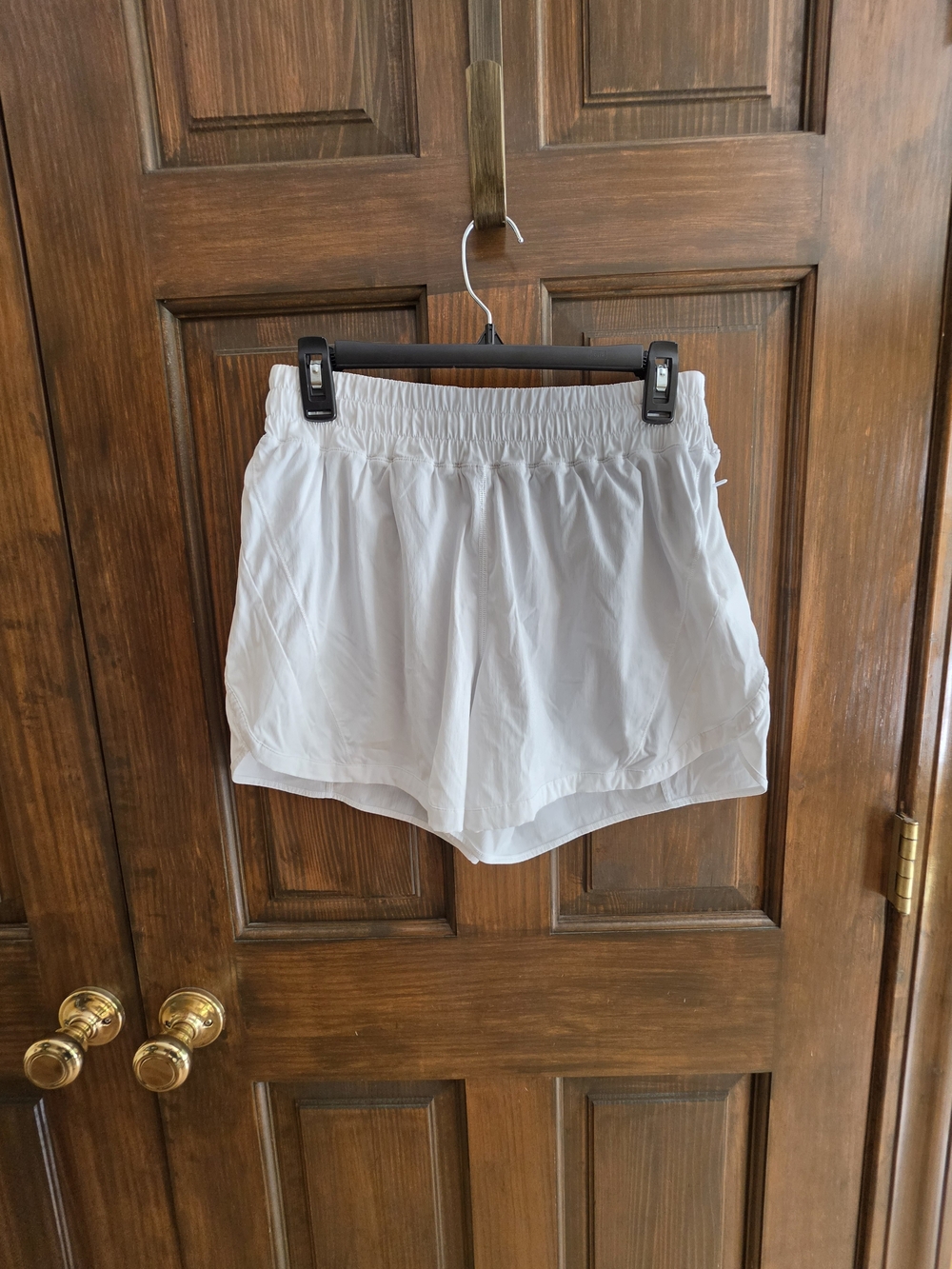 Lululemon Sz S Women's White Athletic Shorts - Lightweight Activewear